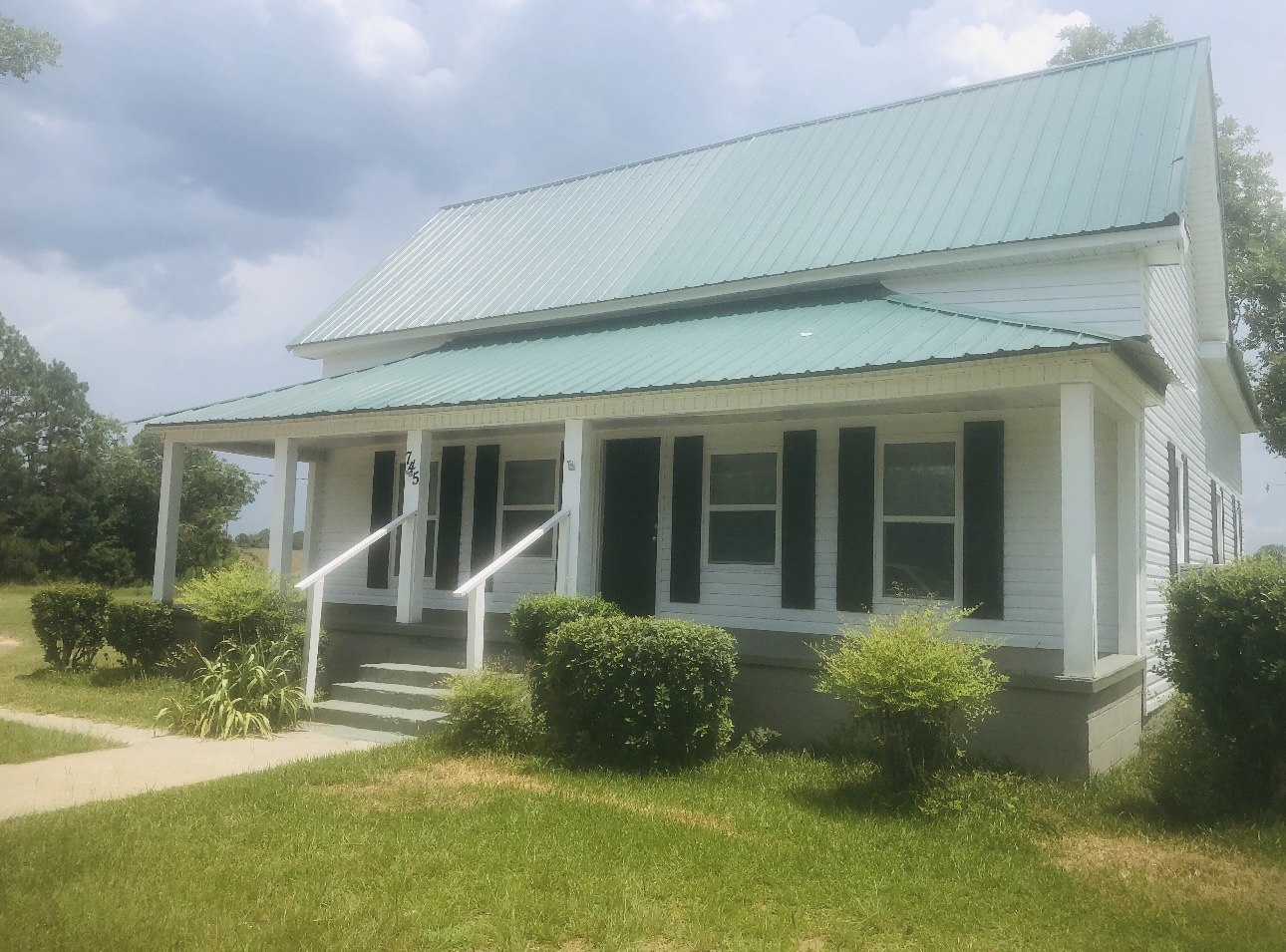 745 Rock Springs